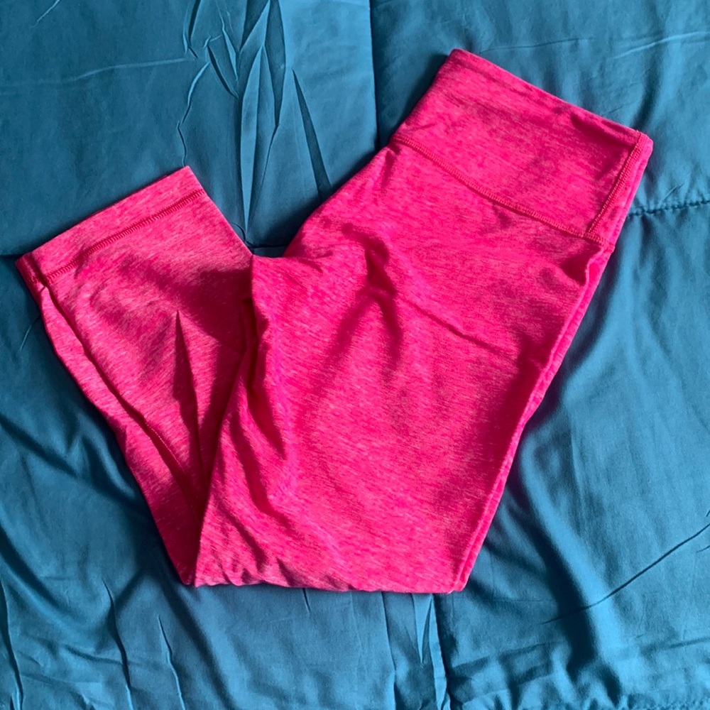 Lululemon cropped wunder under leggings, size 6